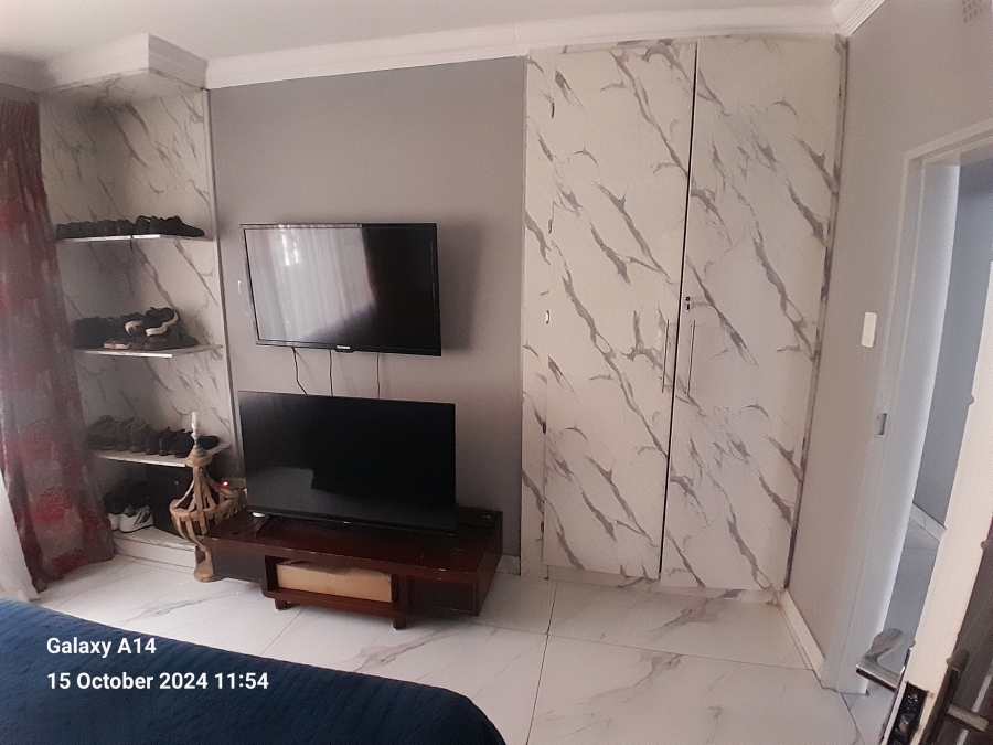 6 Bedroom Property for Sale in Protea Park North West